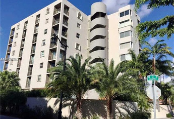 For sale in CORAL PALMS CONDO